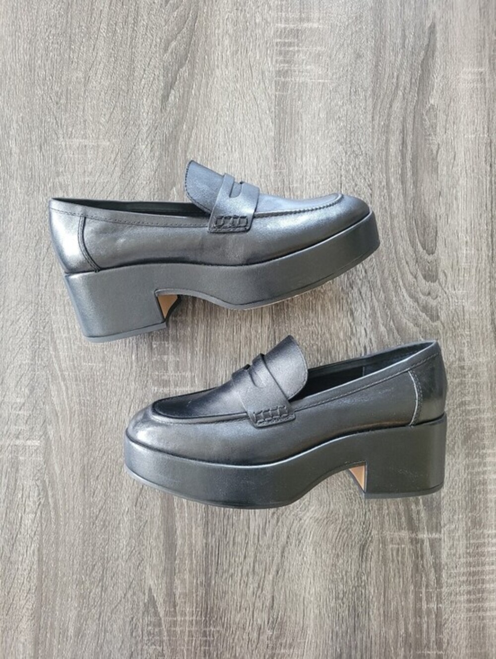 NEW Dolce Vita Yanni Leather Loafers